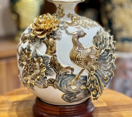 Bình hút lộc cảnh chim công với hoa dát vàng 24K cao H35